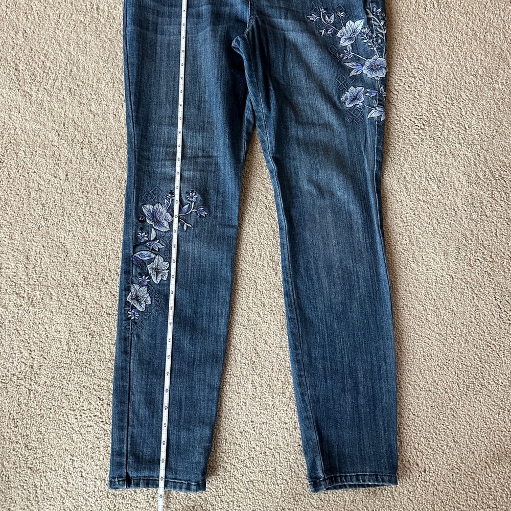 Simply Vera Vera Wang Blue Jeans with Floral Design - Picture 4 of 5